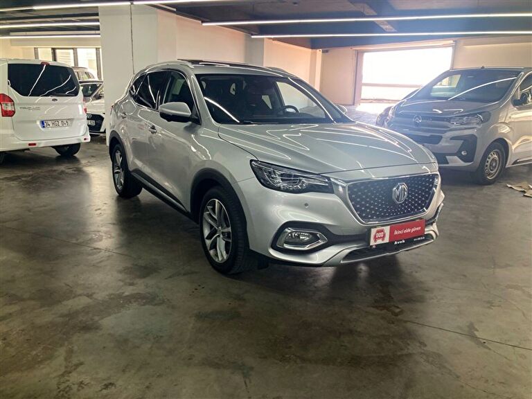 MG HS