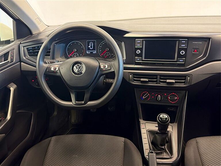 VOLKSWAGEN POLO