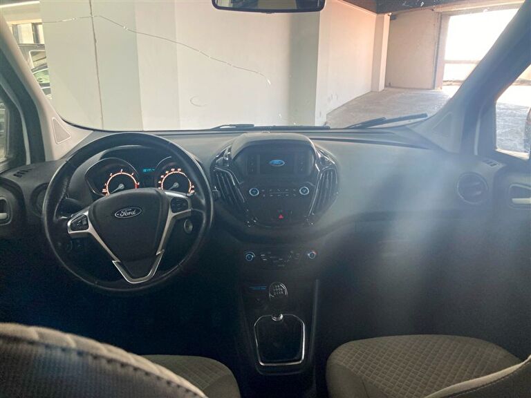 FORD TOURNEO COURIER