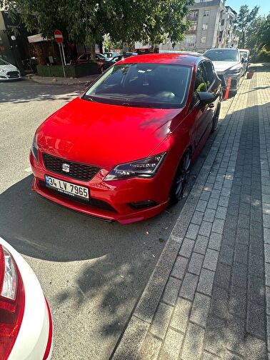 SEAT LEON