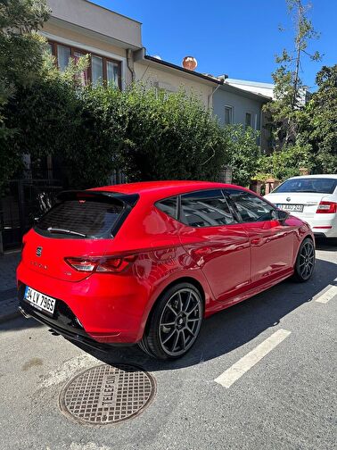 SEAT LEON