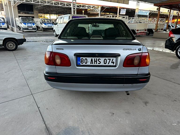 TOYOTA COROLLA