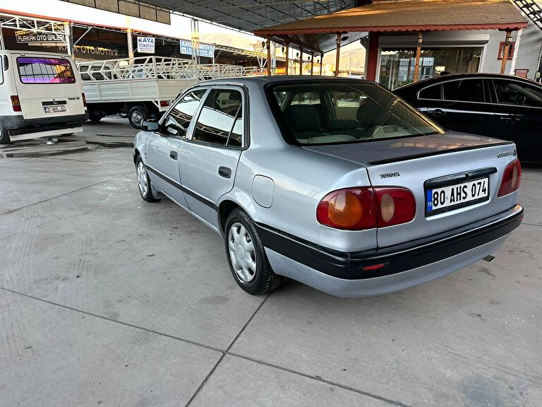 TOYOTA COROLLA