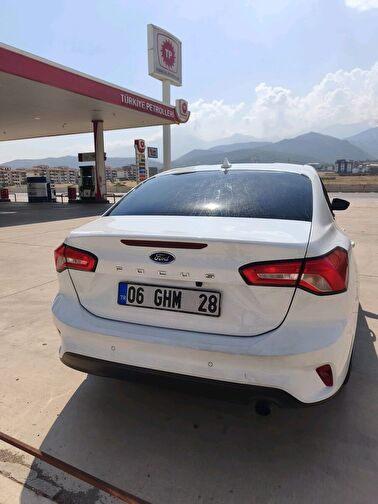 FORD FOCUS