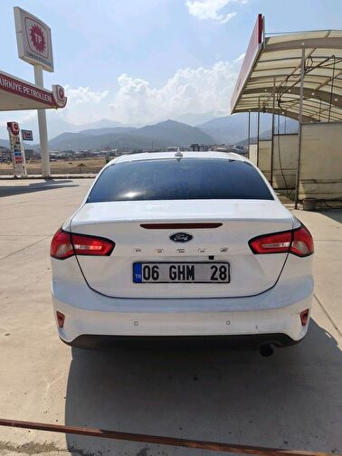 FORD FOCUS