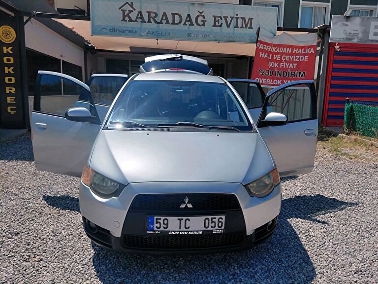 MITSUBISHI COLT