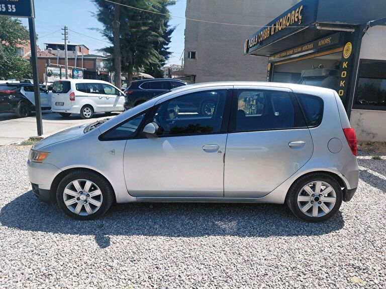 MITSUBISHI COLT