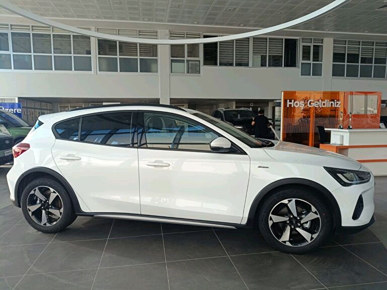 FORD FOCUS