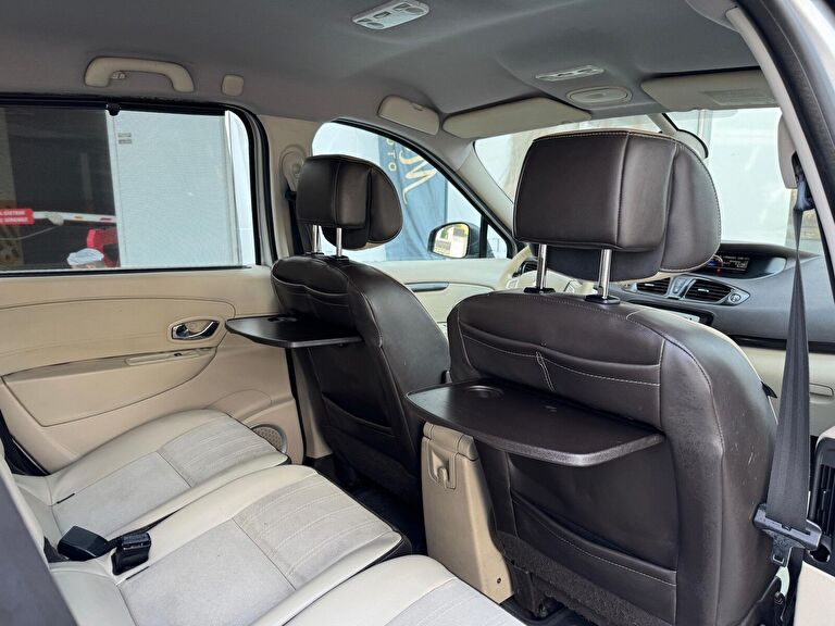RENAULT GRAND SCENIC