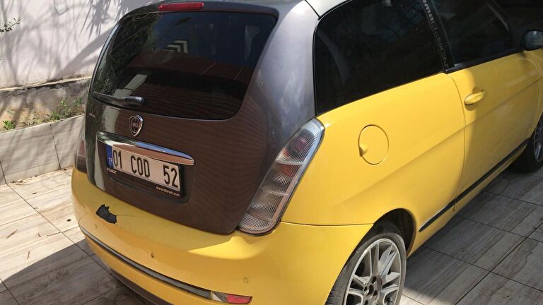 LANCIA YPSILON