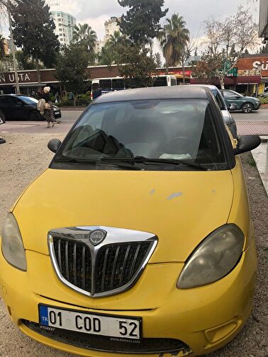 LANCIA YPSILON