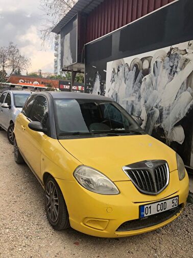LANCIA YPSILON