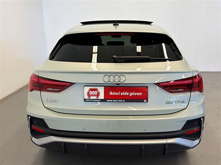 AUDI Q3 SPORTBACK