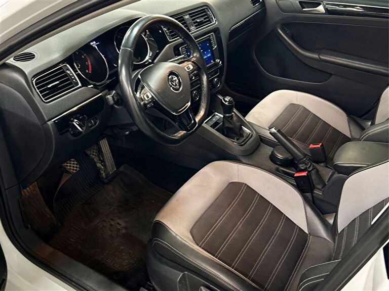 VOLKSWAGEN JETTA