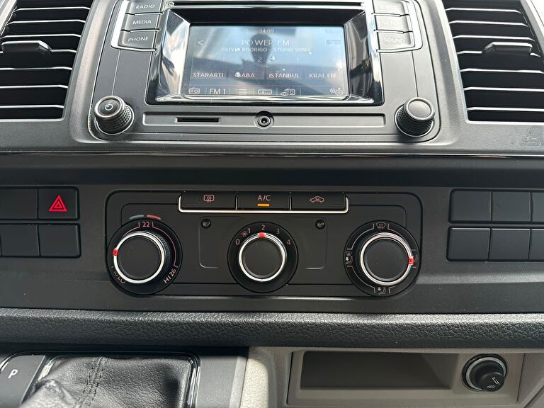 VOLKSWAGEN TRANSPORTER