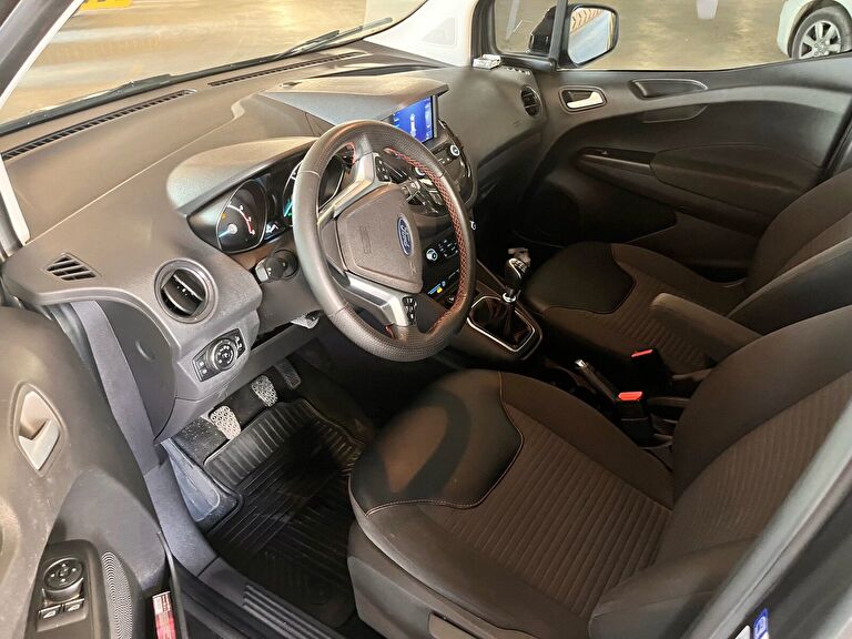 FORD TOURNEO COURIER