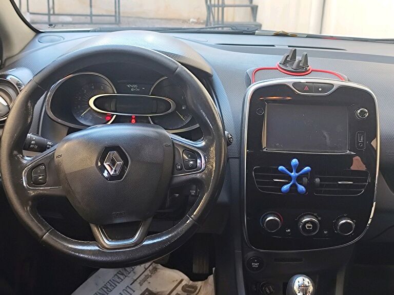 RENAULT CLIO