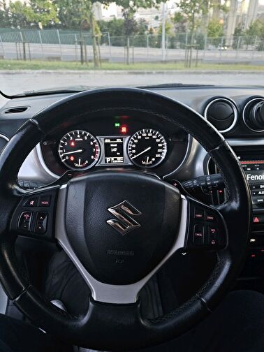 SUZUKI VITARA
