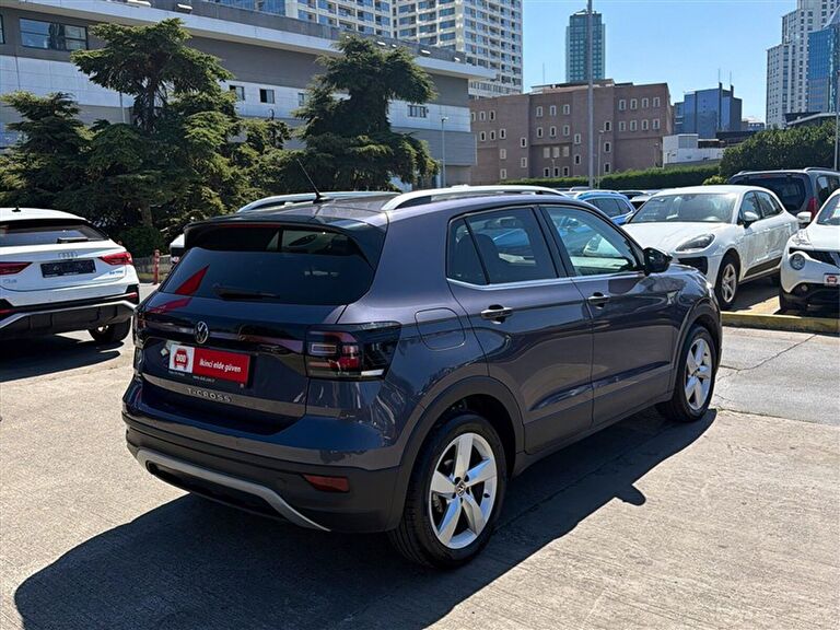 VOLKSWAGEN T-CROSS