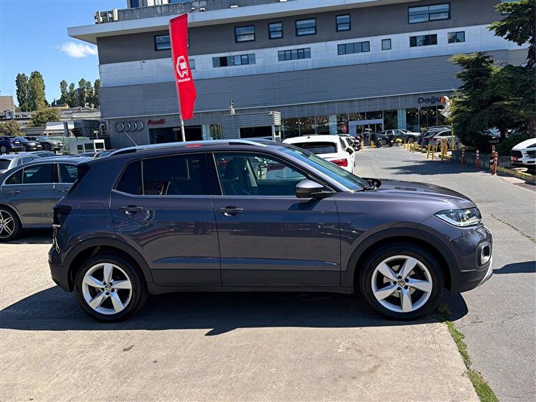 VOLKSWAGEN T-CROSS