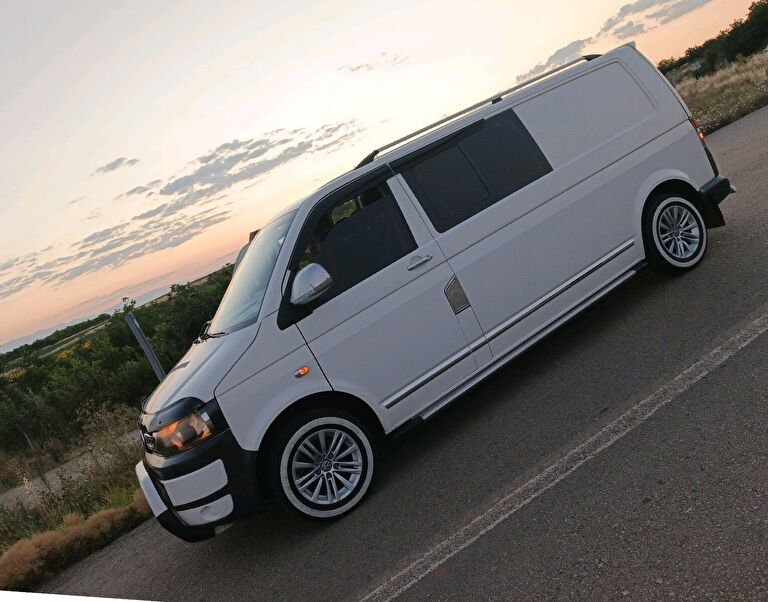 VOLKSWAGEN TRANSPORTER