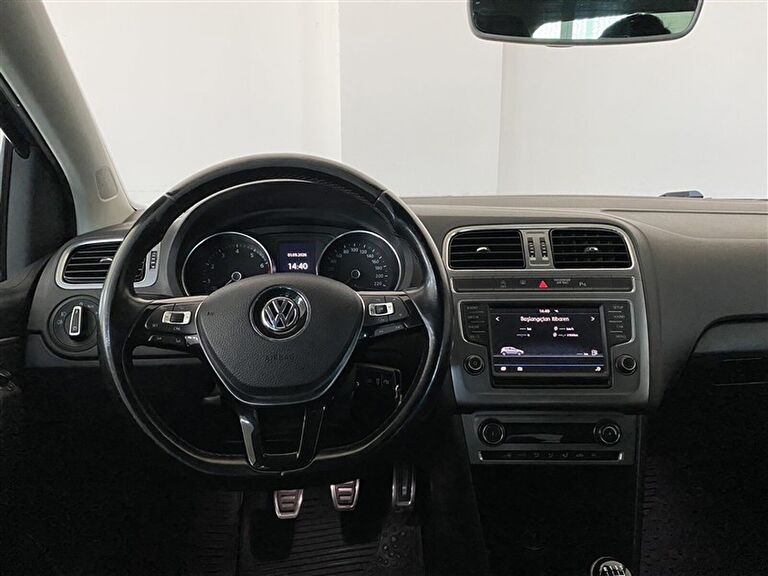 VOLKSWAGEN POLO