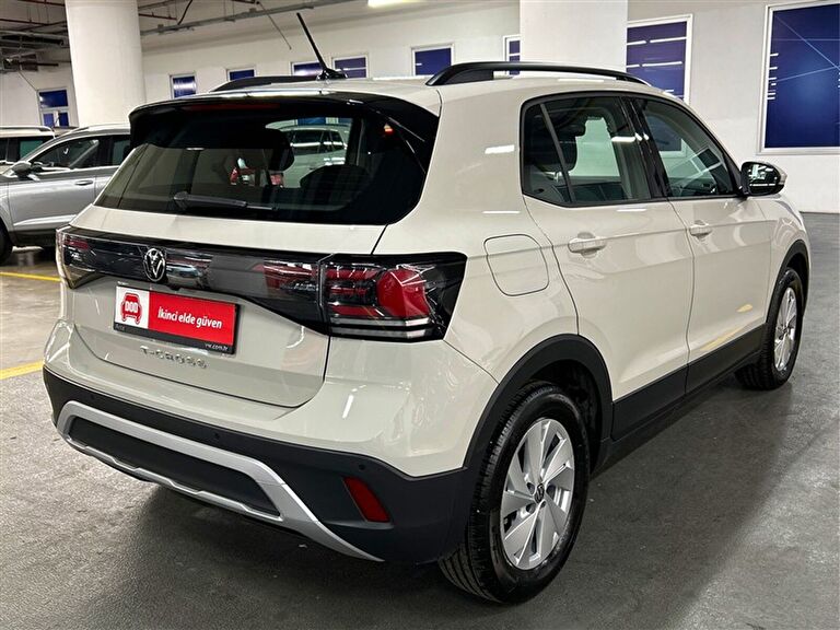 VOLKSWAGEN T-CROSS