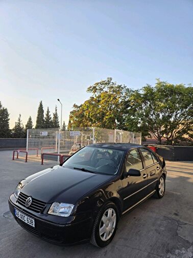 VOLKSWAGEN BORA