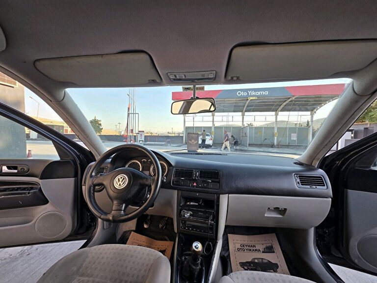 VOLKSWAGEN BORA