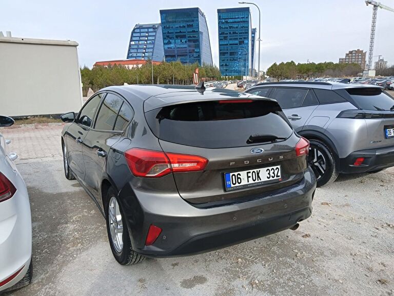 FORD FOCUS