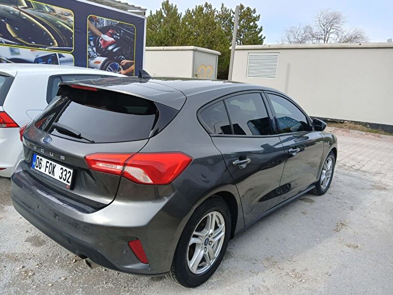 FORD FOCUS