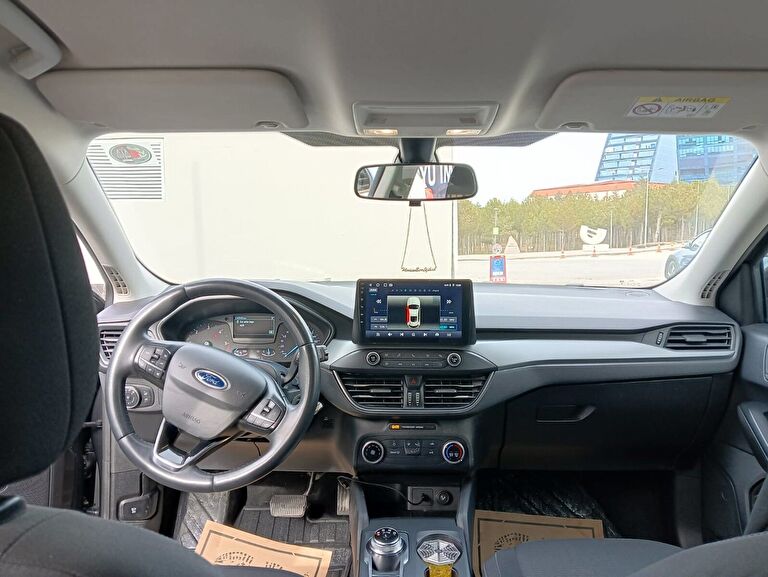 FORD FOCUS