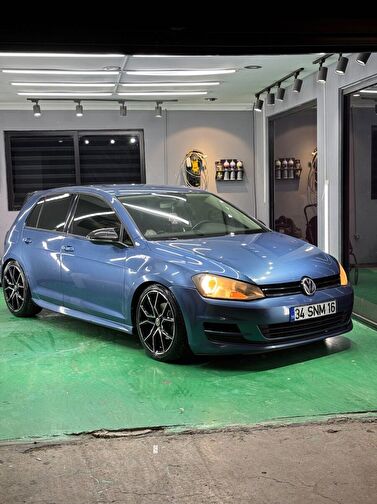 VOLKSWAGEN GOLF