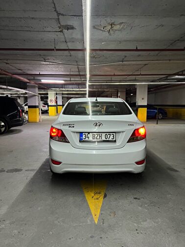 HYUNDAI ACCENT BLUE