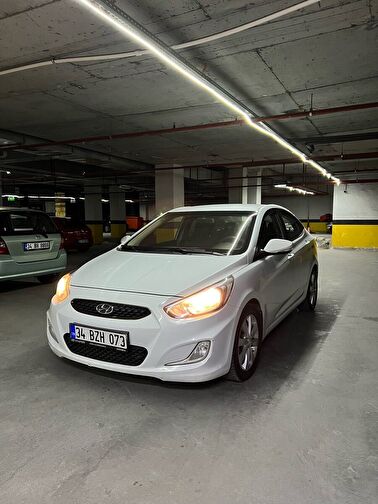 HYUNDAI ACCENT BLUE