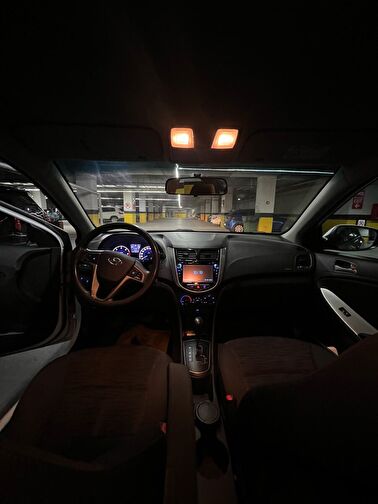 HYUNDAI ACCENT BLUE