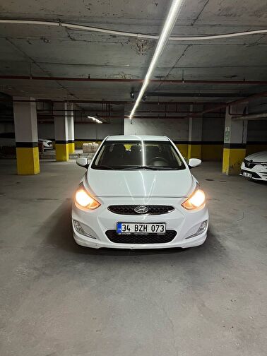 HYUNDAI ACCENT BLUE