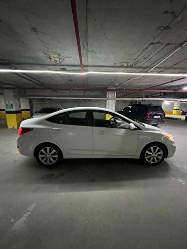 HYUNDAI ACCENT BLUE