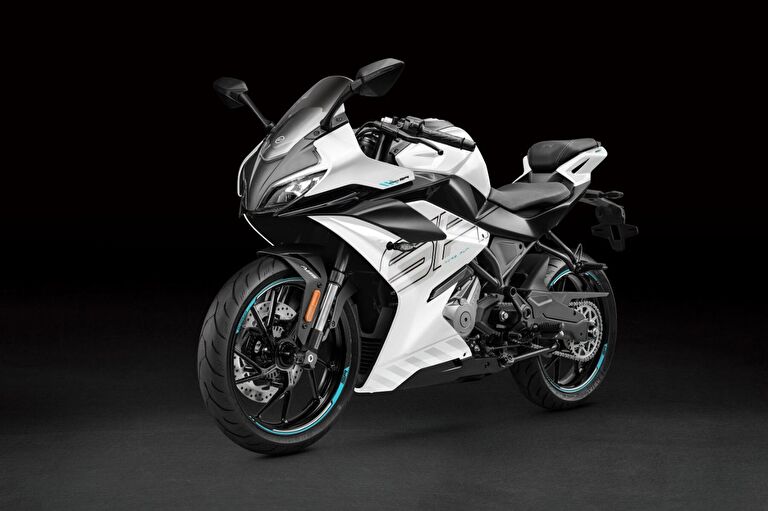 CFmoto 250SR
