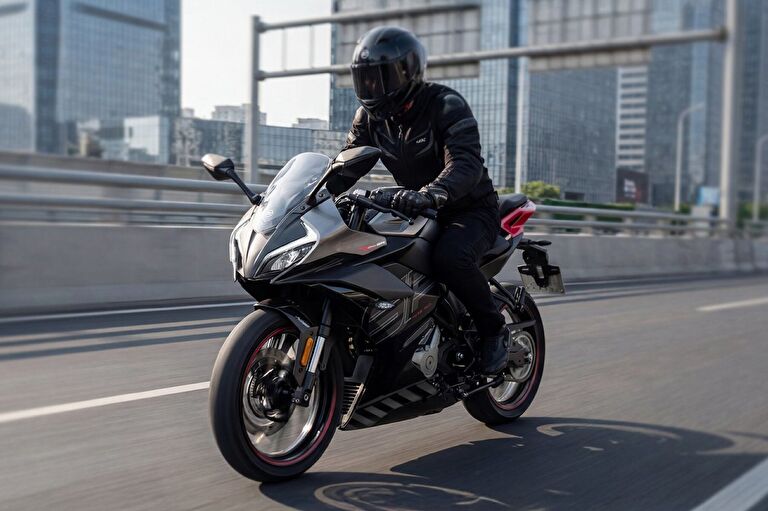 CFmoto 250SR