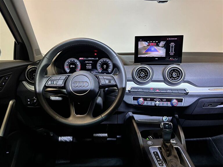 AUDI Q2