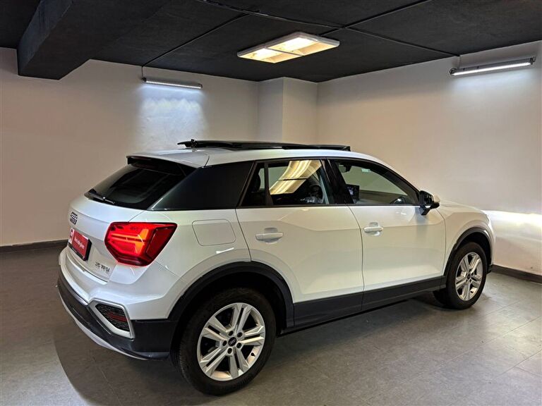 AUDI Q2