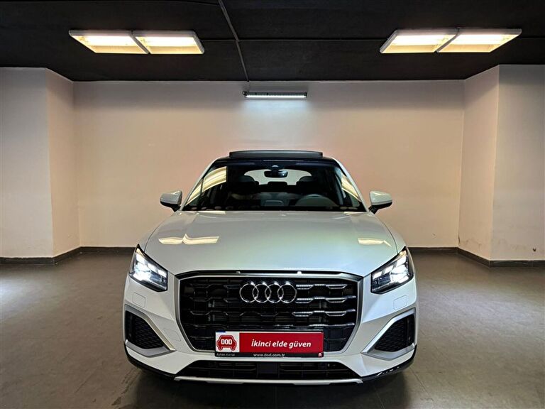 AUDI Q2