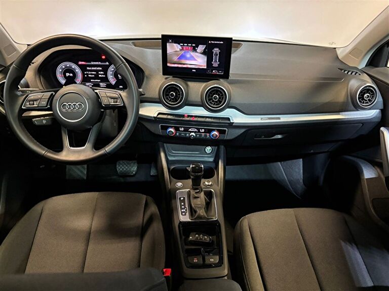 AUDI Q2