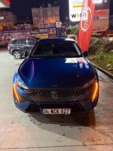 PEUGEOT 408