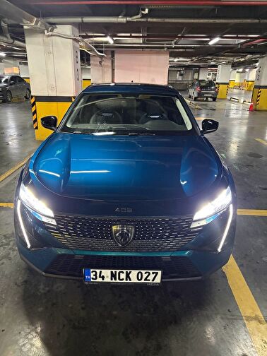 PEUGEOT 408