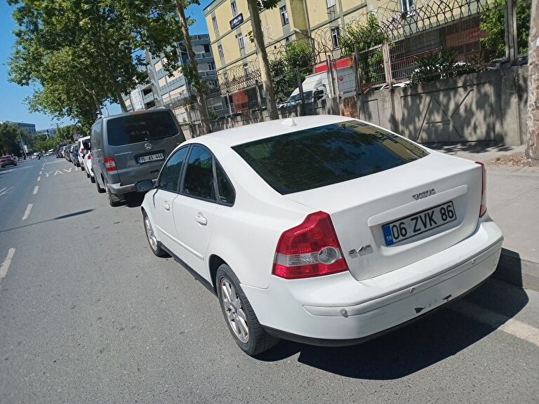 VOLVO S40