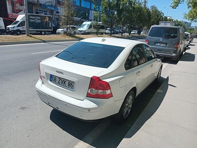 VOLVO S40