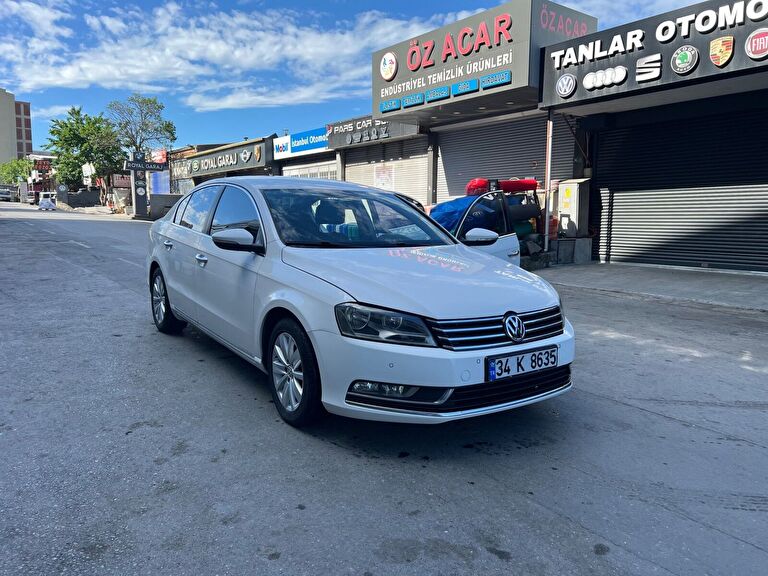 VOLKSWAGEN PASSAT