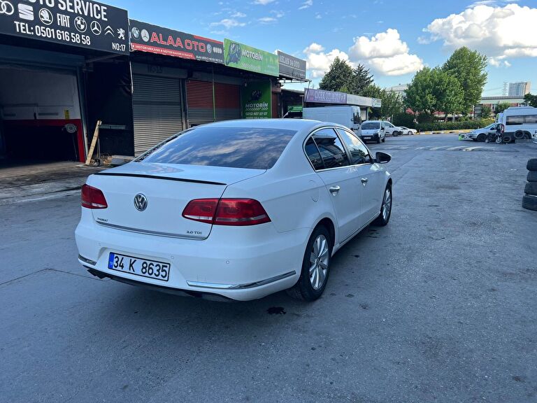 VOLKSWAGEN PASSAT